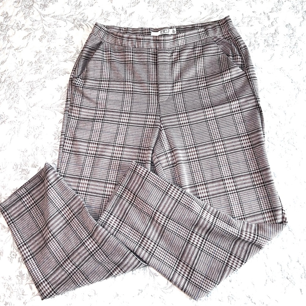 BBJ Los Angeles Women’s Plaid Trousers in Black and Tan XL